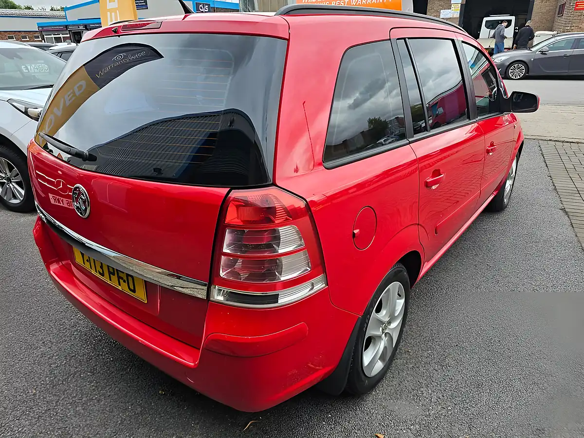 Used 2013 Vauxhall Zafira Exclusiv Red - Interior and Exterior details 4
