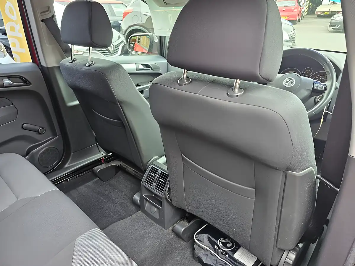 Used 2013 Vauxhall Zafira Exclusiv Red - Interior and Exterior details 8
