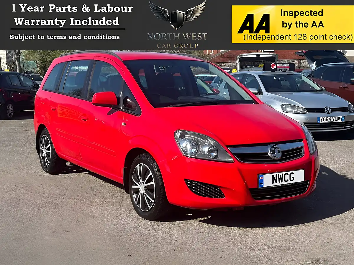 Used 2013 Vauxhall Zafira Exclusiv Red - Front View