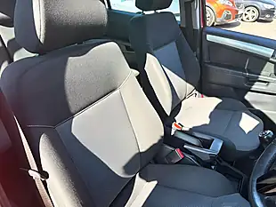 Used 2013 Vauxhall Zafira Exclusiv Red - Interior and Exterior details 16
