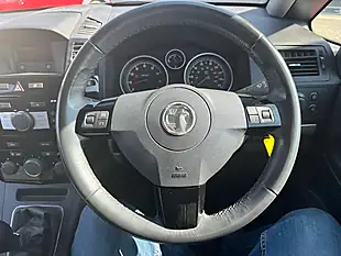 Used 2013 Vauxhall Zafira Exclusiv Red - Interior and Exterior details 19