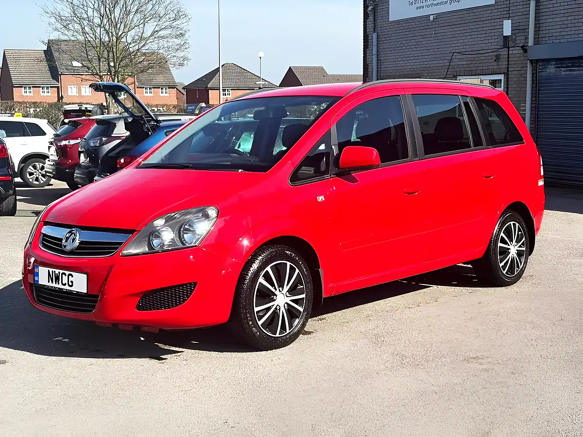 Used 2013 Vauxhall Zafira Exclusiv Red - Interior and Exterior details 5