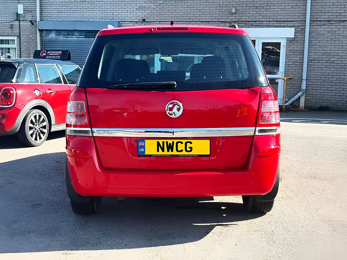 Used 2013 Vauxhall Zafira Exclusiv Red - Interior and Exterior details 8