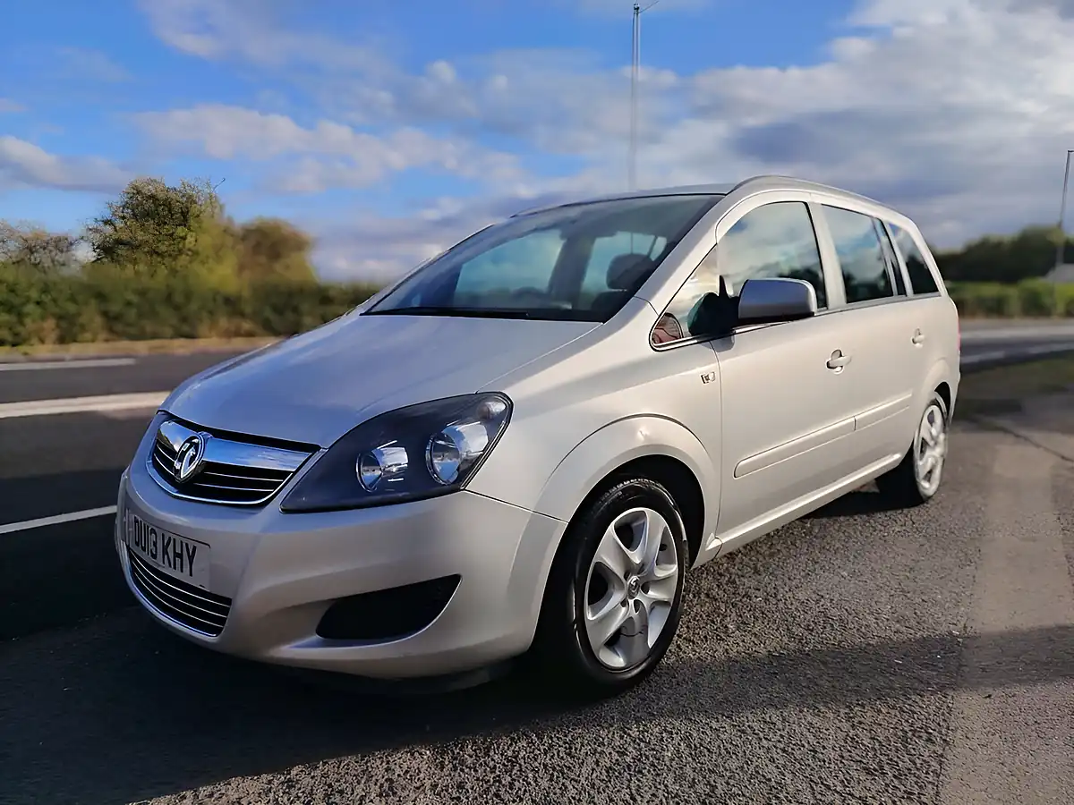 Used 2013 Vauxhall Zafira Exclusiv Silver - Interior and Exterior details 3