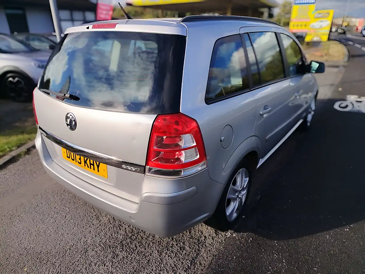 Used 2013 Vauxhall Zafira Exclusiv Silver - Interior and Exterior details 6