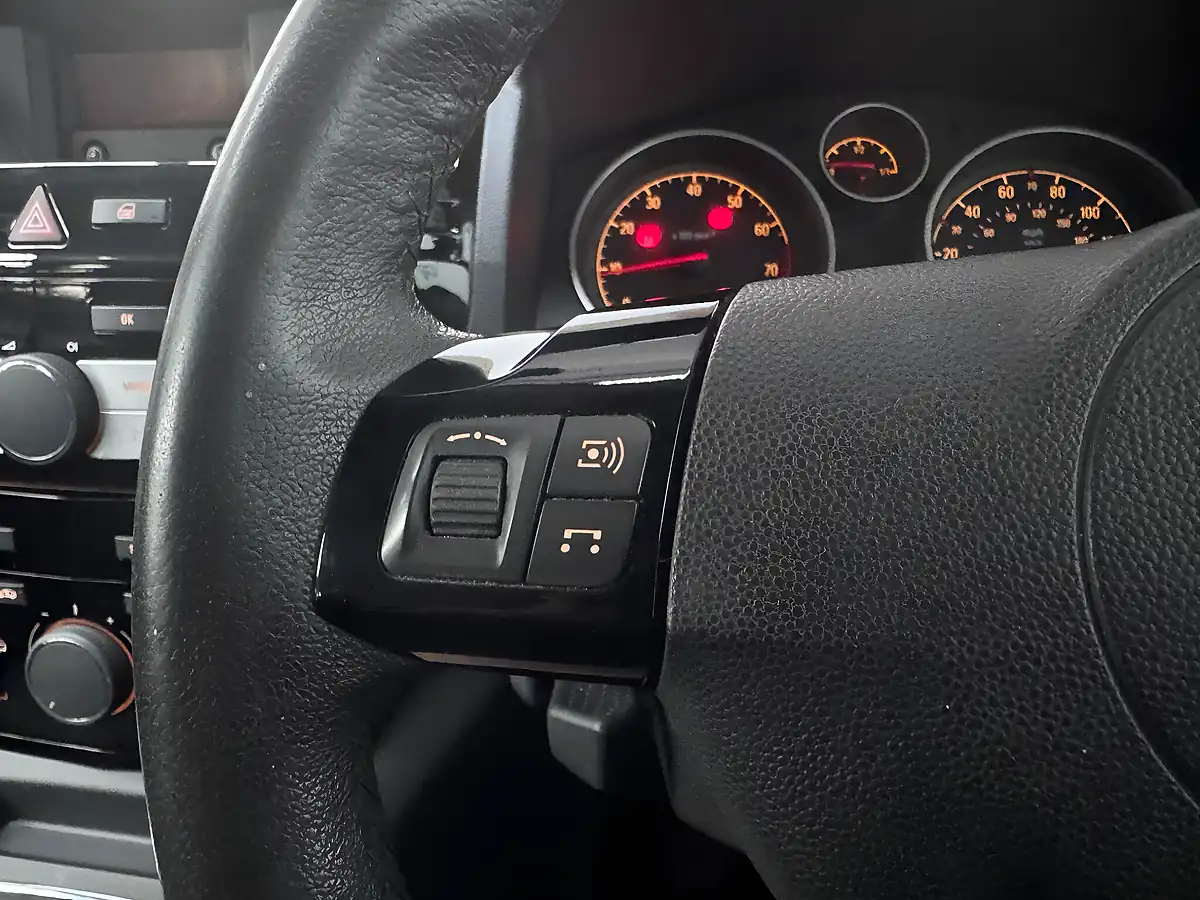 Used 2013 Vauxhall Zafira Exclusiv Summit White - Interior and Exterior details 15