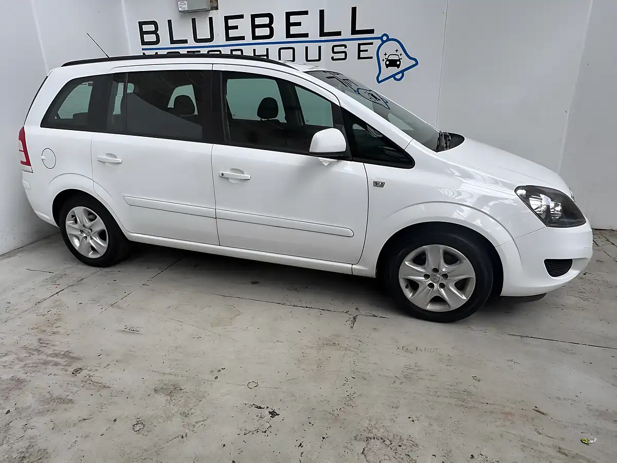 Used 2013 Vauxhall Zafira Exclusiv Summit White - Interior and Exterior details 7