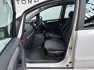 Used 2013 Vauxhall Zafira Exclusiv Summit White - Interior and Exterior details 8