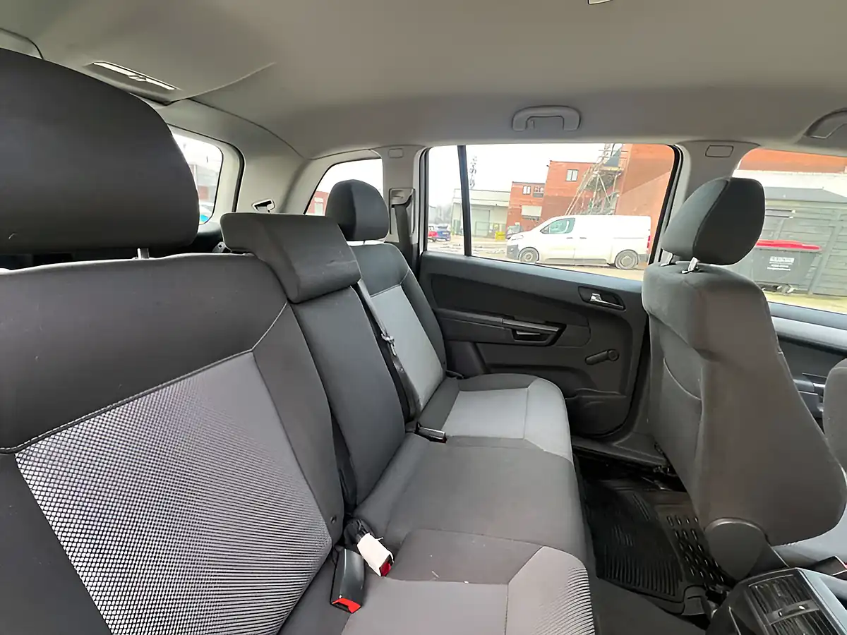 Used 2013 Vauxhall Zafira Exclusive White - Interior and Exterior details 14