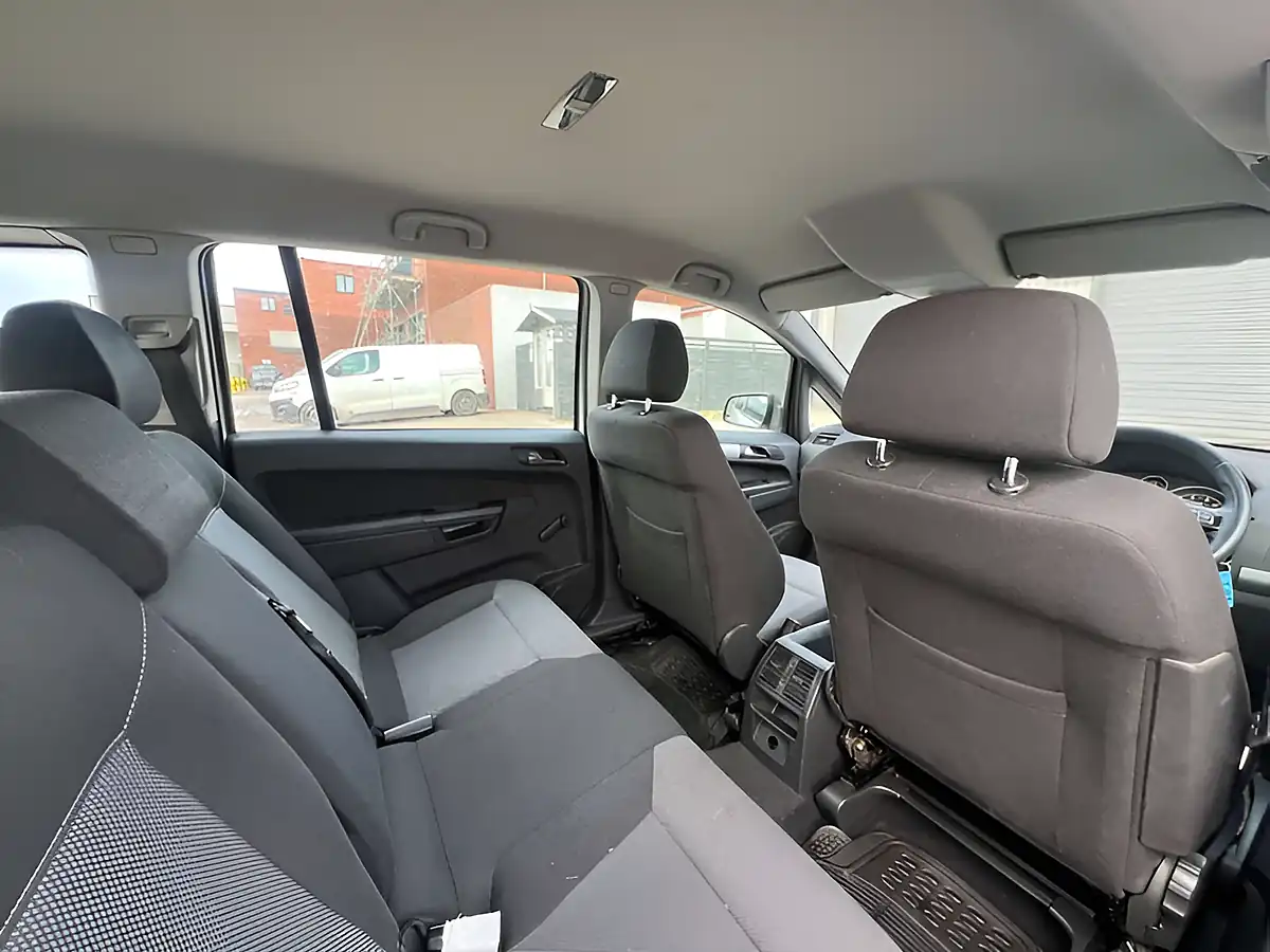 Used 2013 Vauxhall Zafira Exclusive White - Interior and Exterior details 16