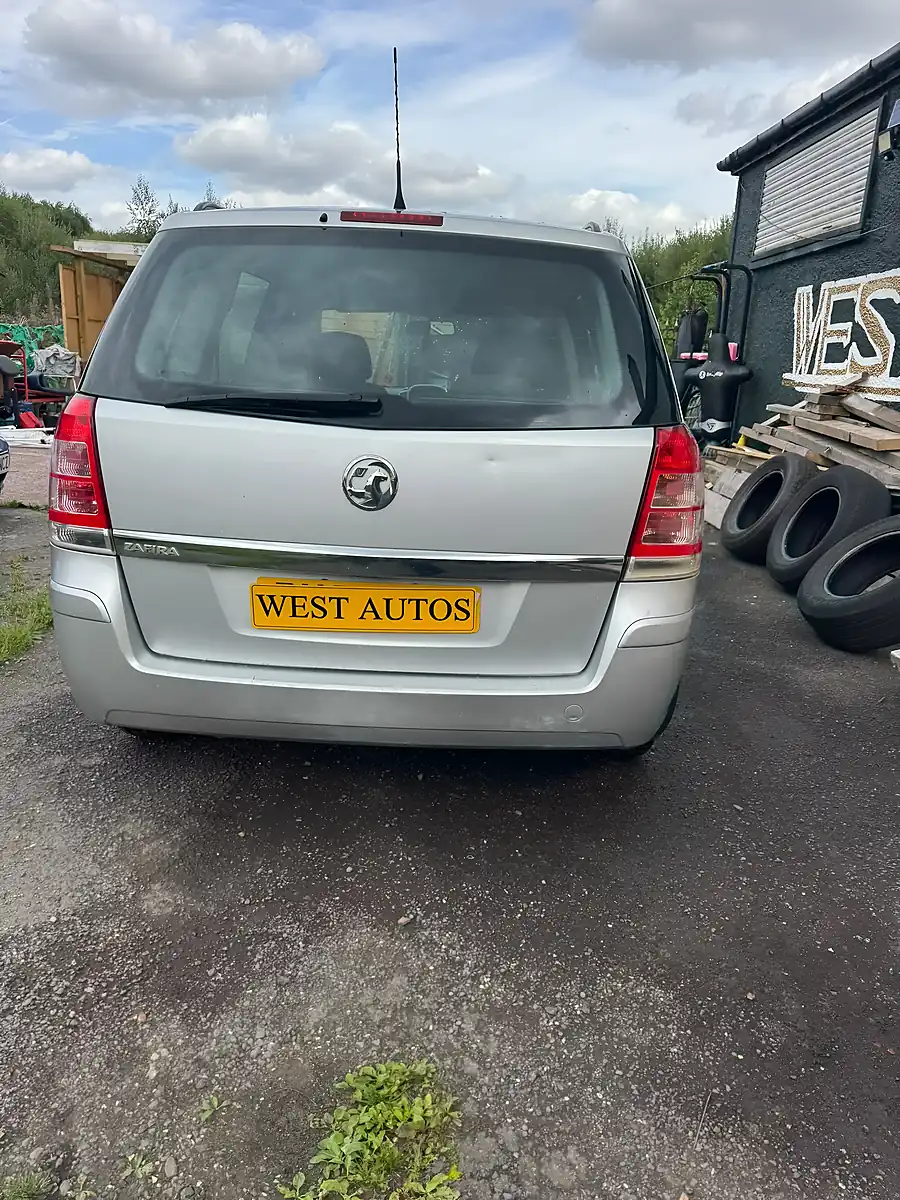 Used 2013 Vauxhall Zafira Seven-SEAT - Interior and Exterior details 8