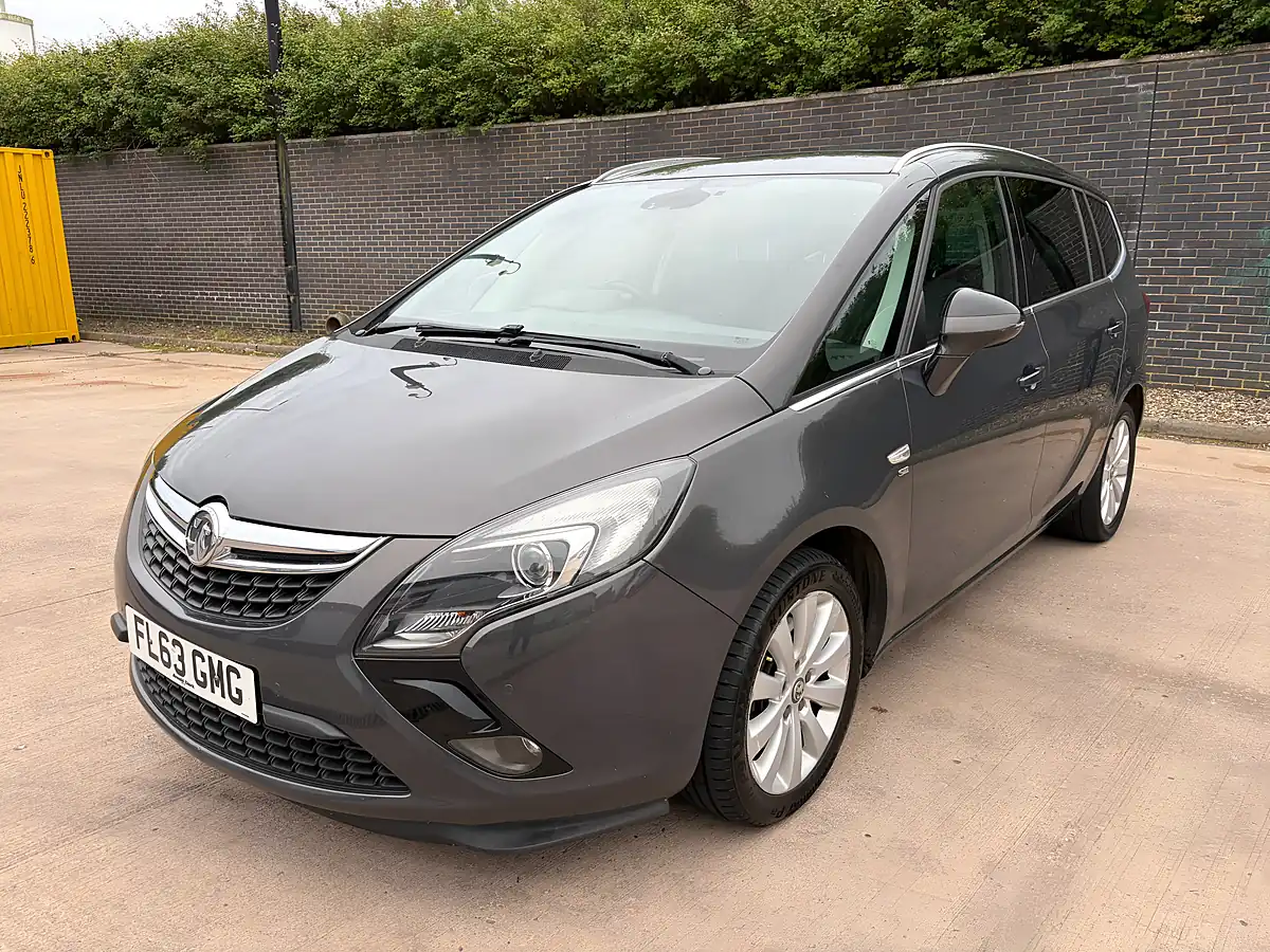 Used 2013 Vauxhall Zafira Tourer Se Grey - Front View