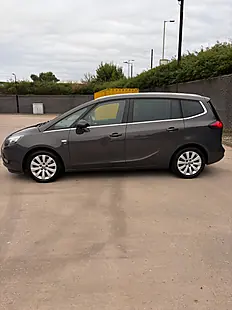 Used 2013 Vauxhall Zafira Tourer Se Grey - Interior and Exterior details 2