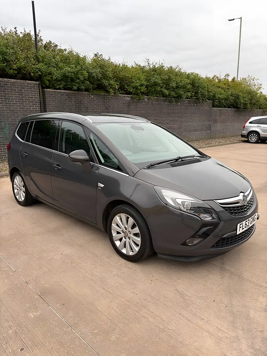 Used 2013 Vauxhall Zafira Tourer Se Grey - Interior and Exterior details 6
