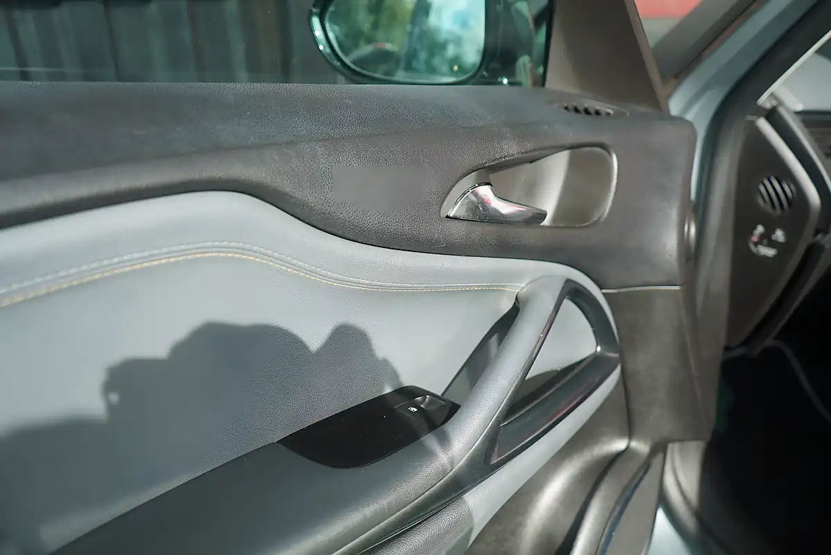 Used 2013 Vauxhall Zafira Tourer Se Silver - Interior and Exterior details 19