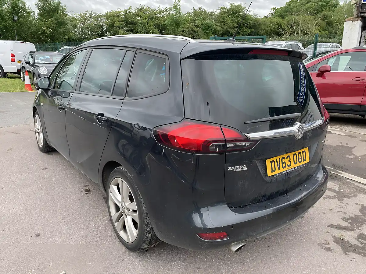 Used 2013 Vauxhall Zafira Tourer Sri Black - Interior and Exterior details 4