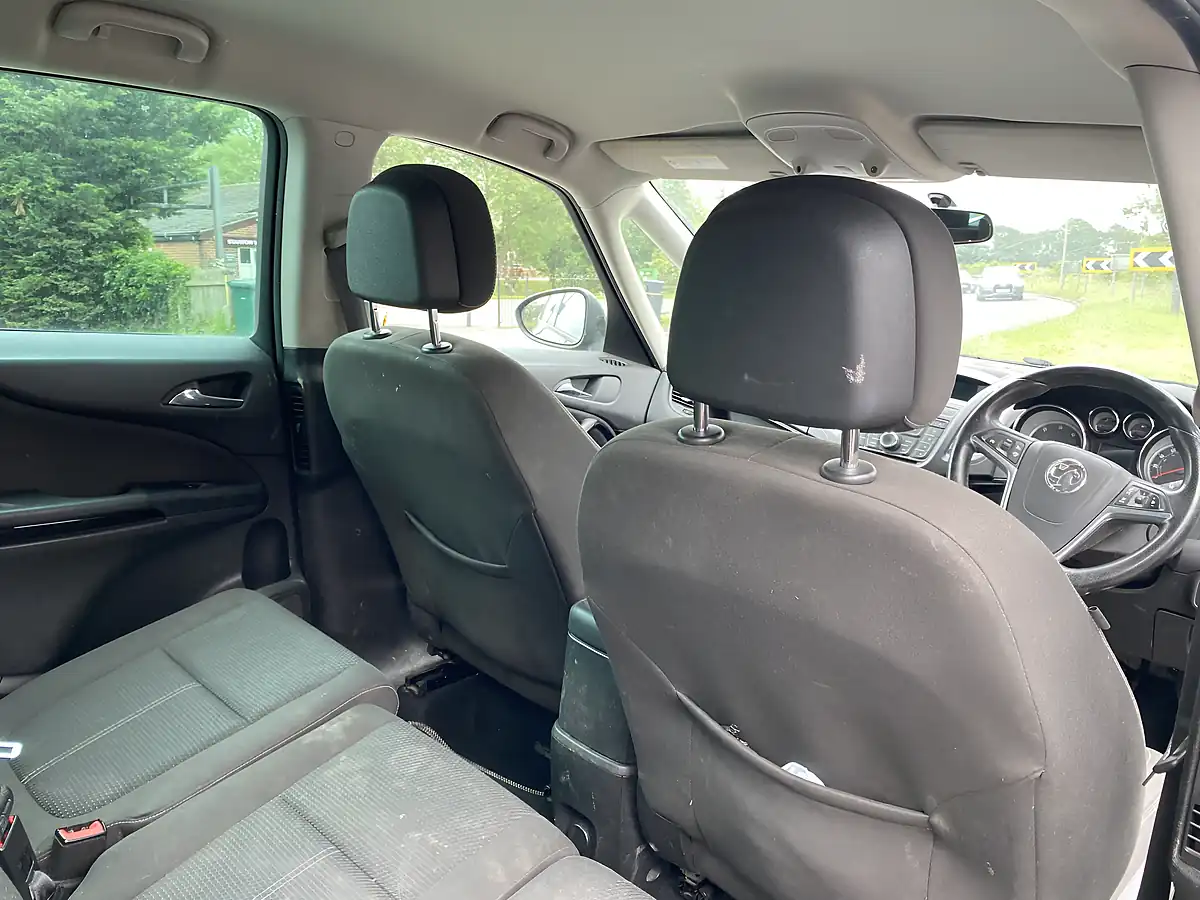 Used 2013 Vauxhall Zafira Tourer Sri Black - Interior and Exterior details 8