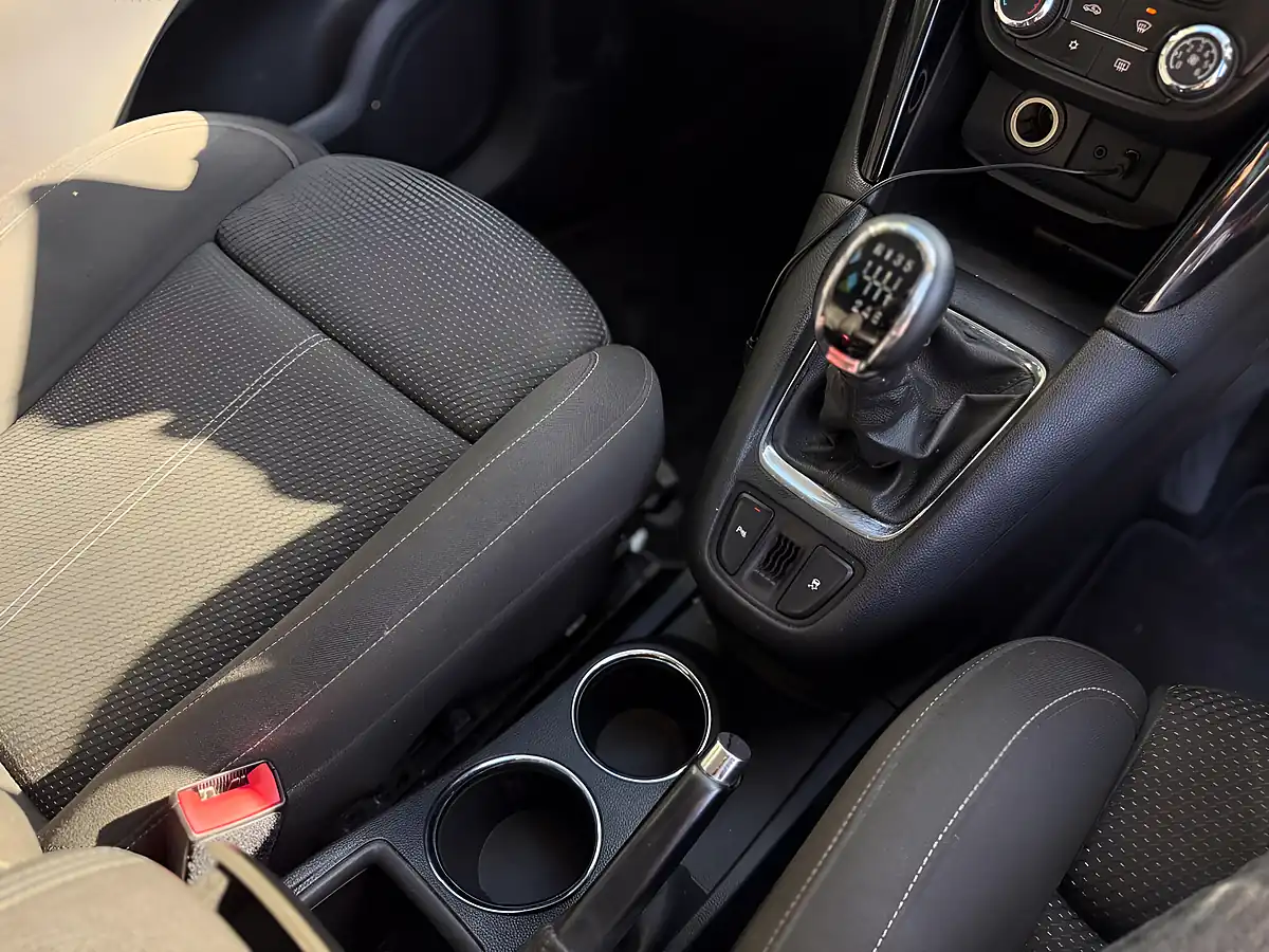 Used 2013 Vauxhall Zafira Tourer Sri White - Interior and Exterior details 18