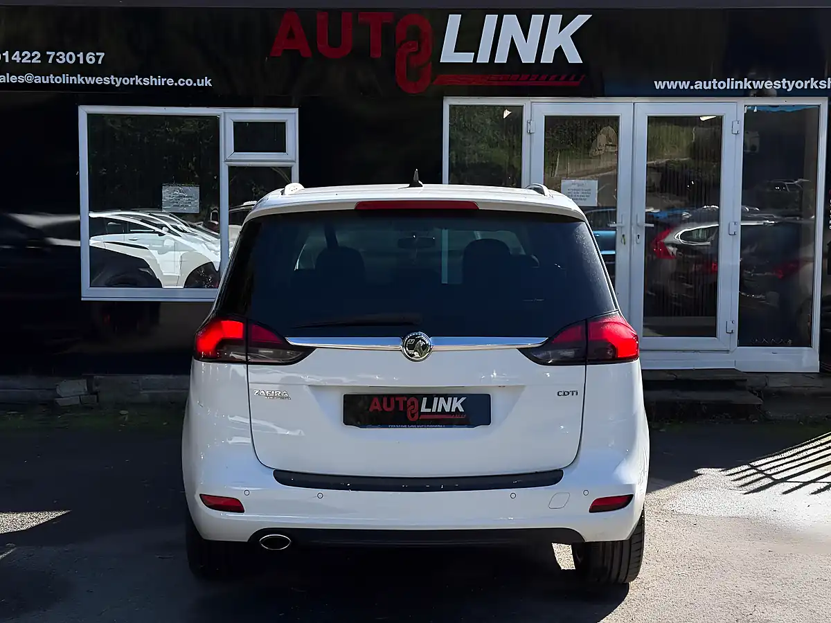 Used 2013 Vauxhall Zafira Tourer Sri White - Interior and Exterior details 3