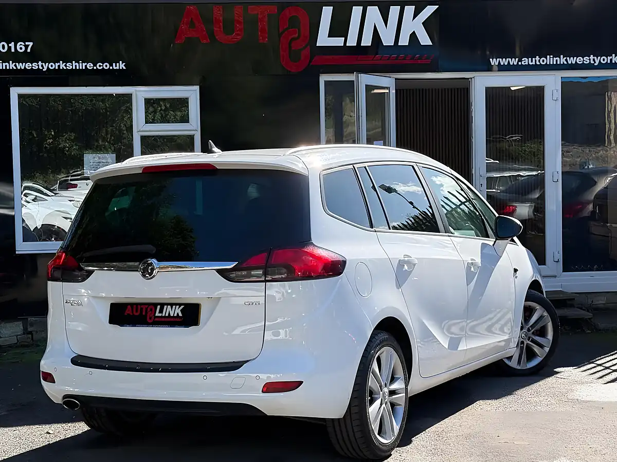 Used 2013 Vauxhall Zafira Tourer Sri White - Interior and Exterior details 4