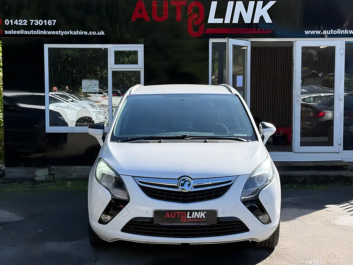 Used 2013 Vauxhall Zafira Tourer Sri White - Interior and Exterior details 5
