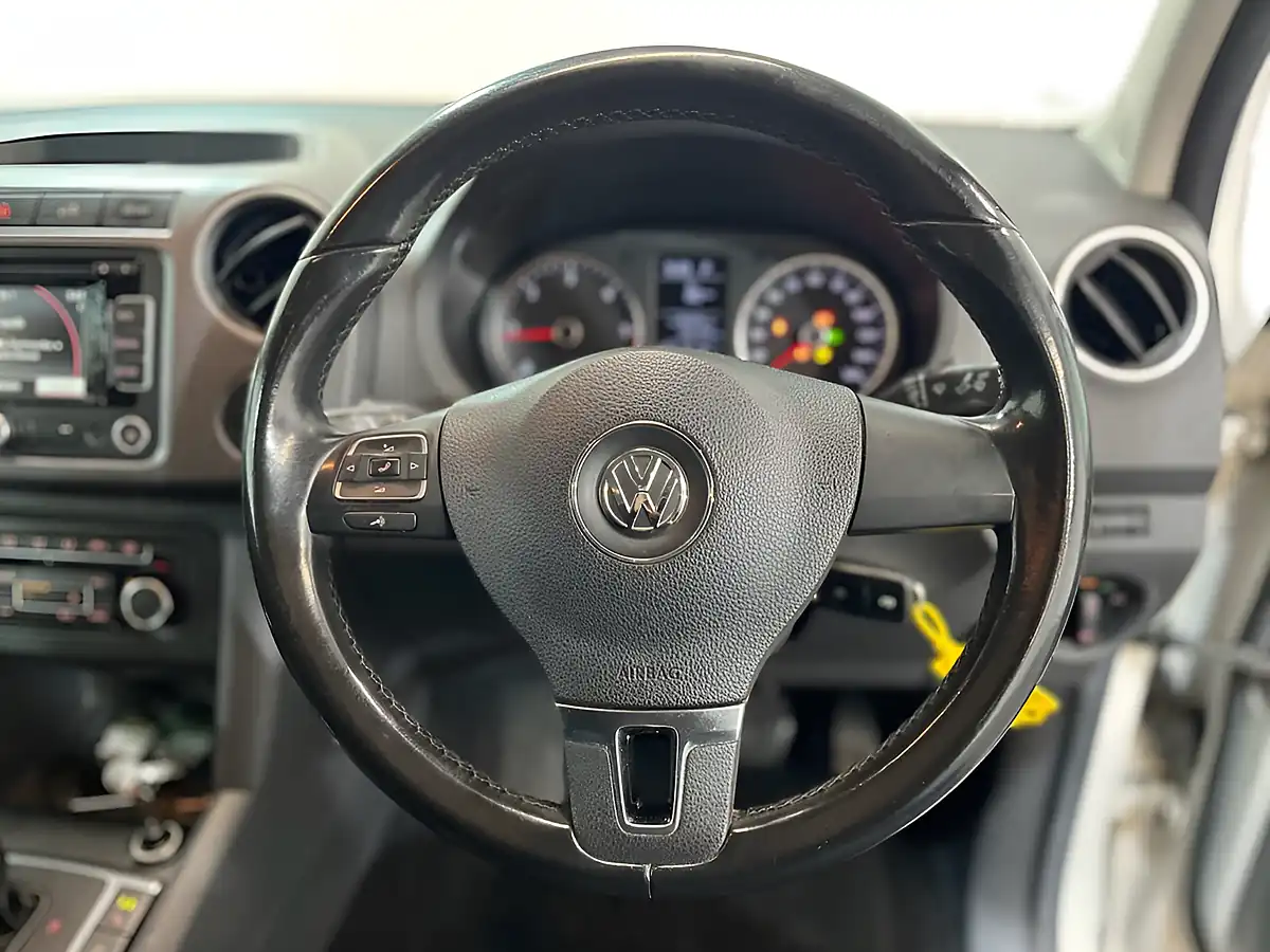Used 2013 Volkswagen Amarok Highline White - Interior and Exterior details 13