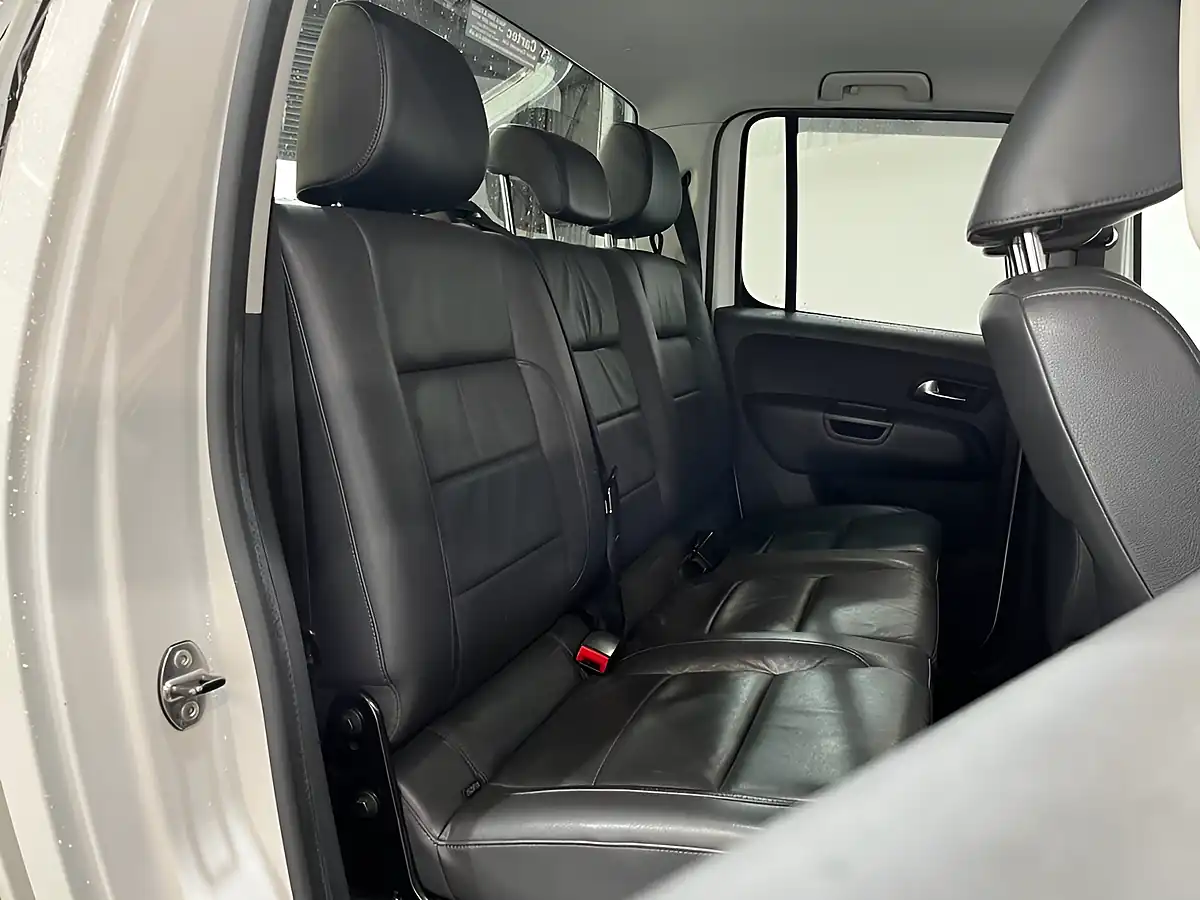 Used 2013 Volkswagen Amarok Highline White - Interior and Exterior details 15