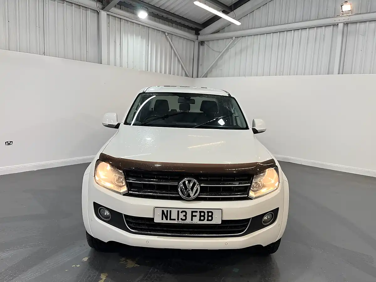 Used 2013 Volkswagen Amarok Highline White - Interior and Exterior details 2
