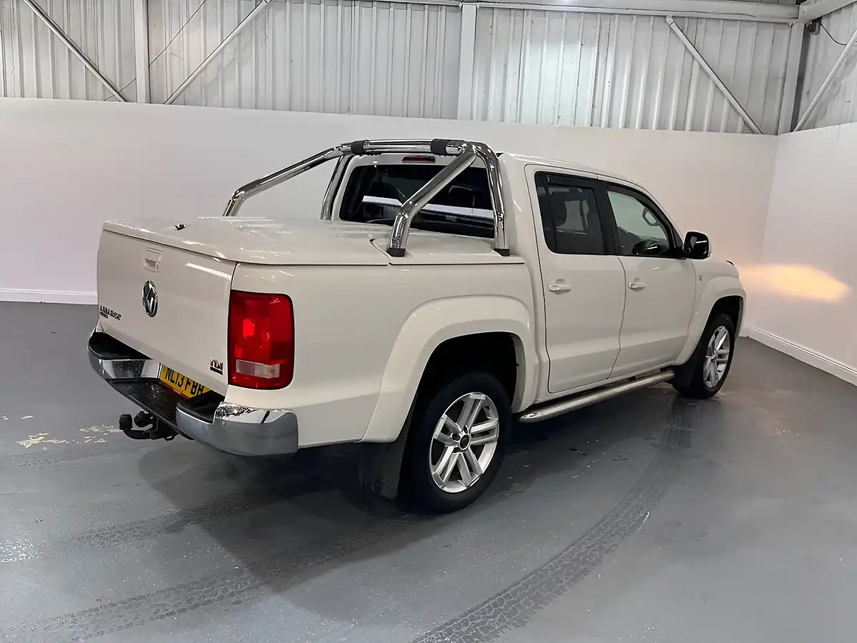 Used 2013 Volkswagen Amarok Highline White - Interior and Exterior details 4