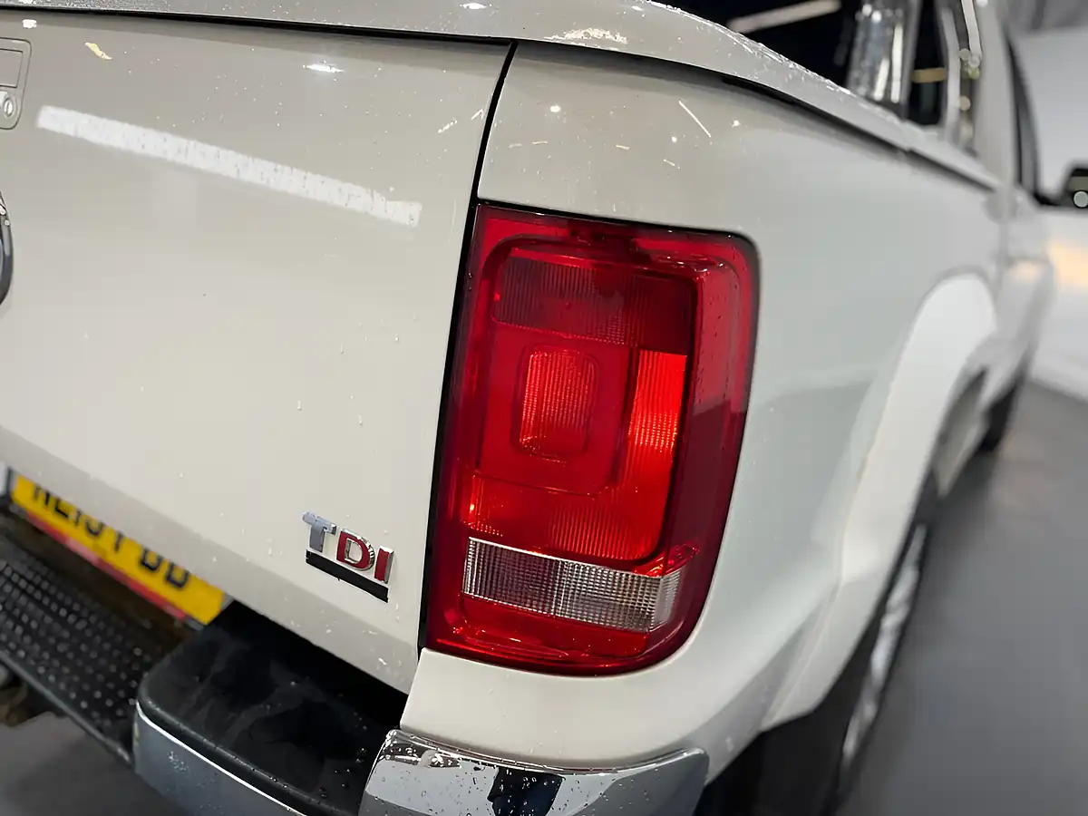 Used 2013 Volkswagen Amarok Highline White - Interior and Exterior details 9