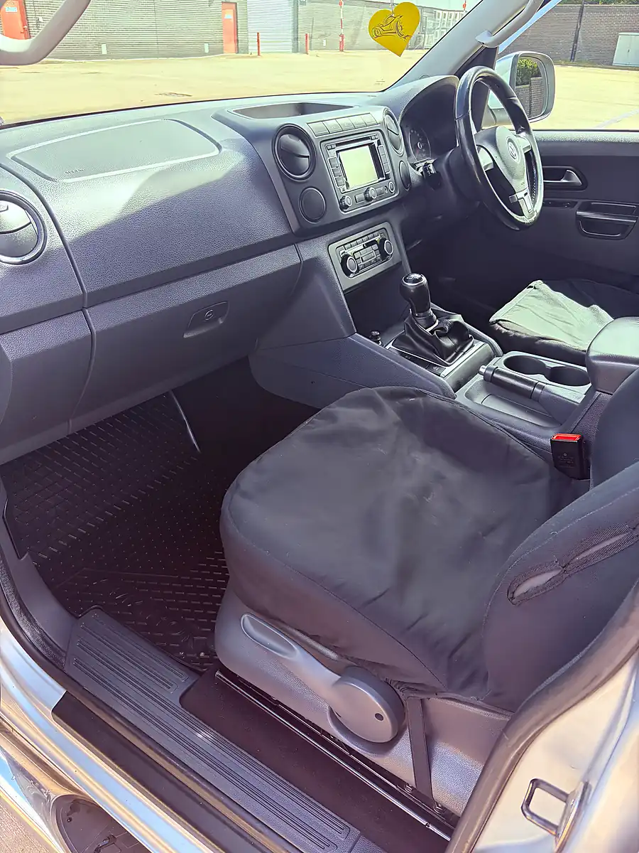 Used 2013 Volkswagen Amarok Trendline Silver - Interior and Exterior details 10