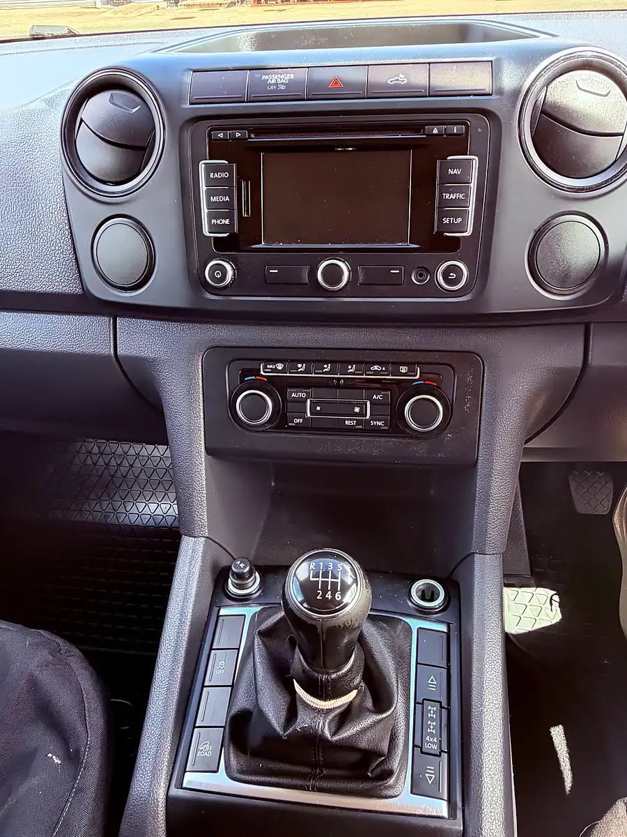 Used 2013 Volkswagen Amarok Trendline Silver - Interior and Exterior details 11