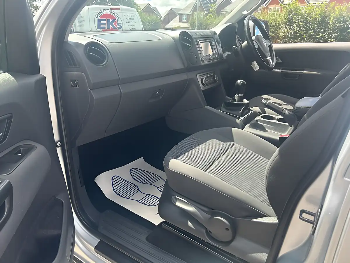 Used 2013 Volkswagen Amarok Trendline Silver - Interior and Exterior details 11