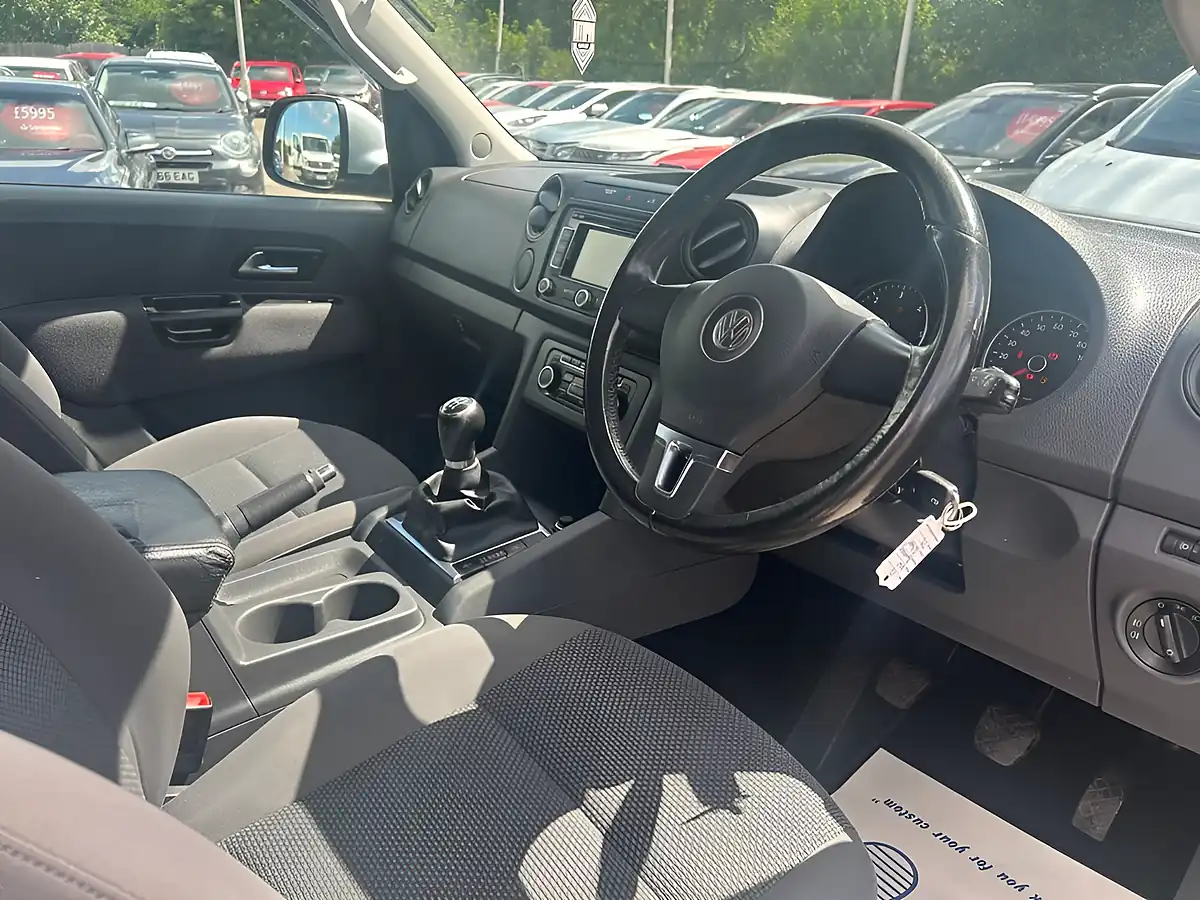 Used 2013 Volkswagen Amarok Trendline Silver - Interior and Exterior details 9