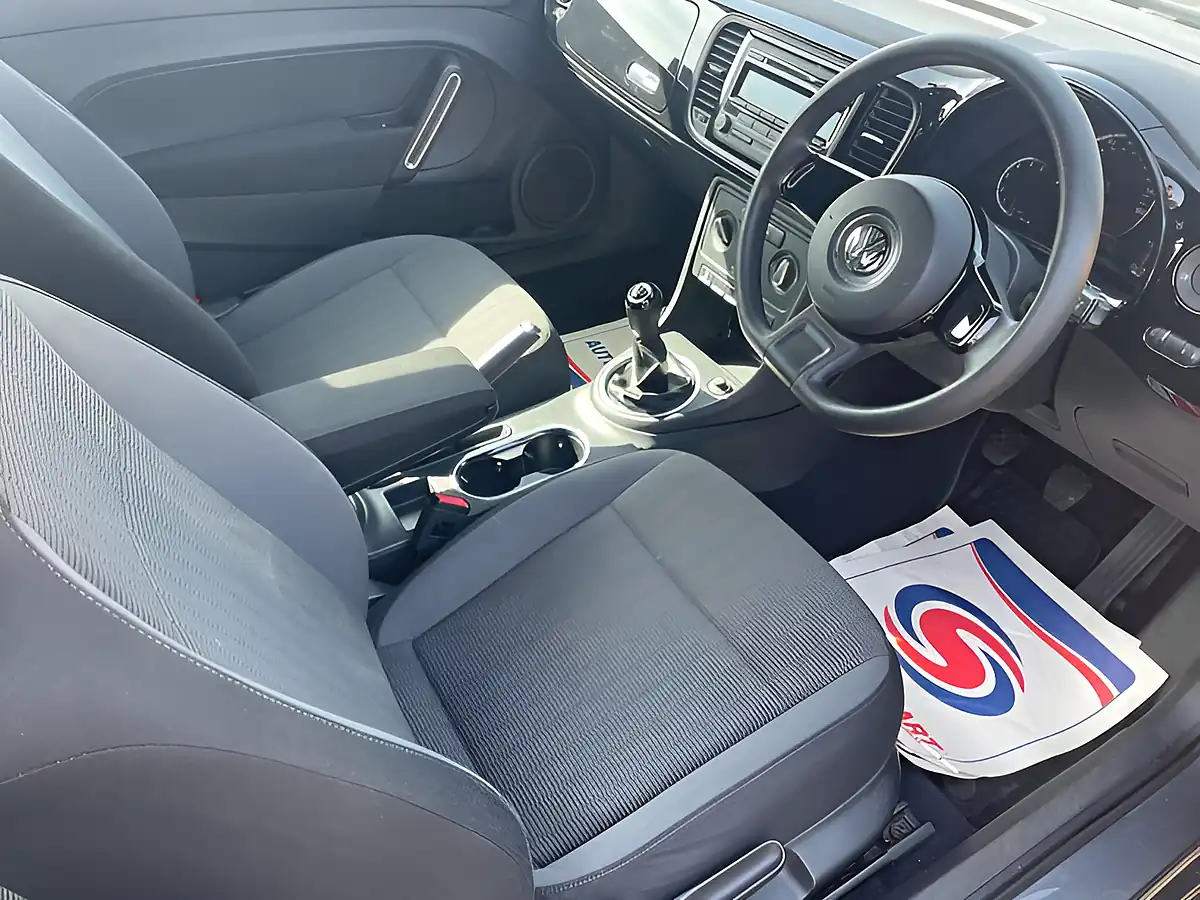 Used 2013 Volkswagen Beetle Bluemotion Tech Grey - Interior and Exterior details 12