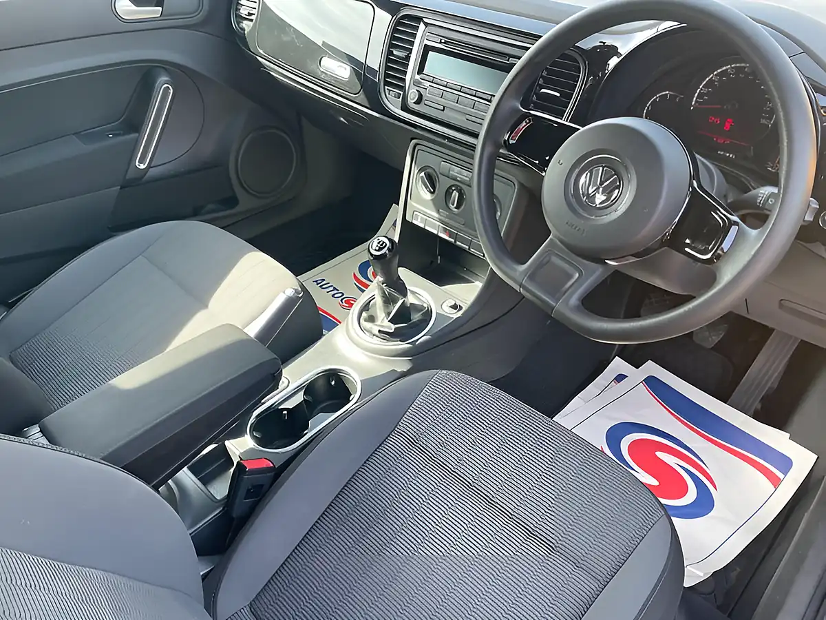 Used 2013 Volkswagen Beetle Bluemotion Tech Grey - Interior and Exterior details 13