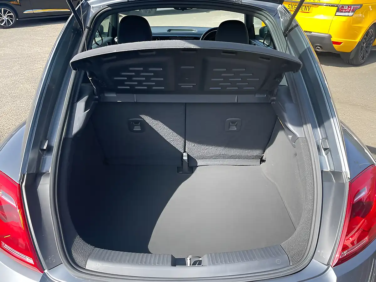 Used 2013 Volkswagen Beetle Bluemotion Tech Grey - Interior and Exterior details 16