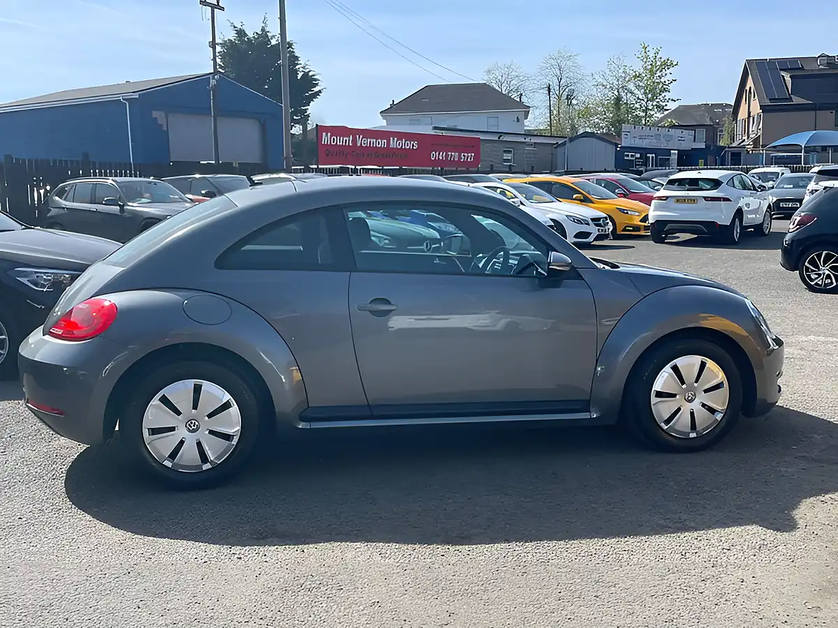Used 2013 Volkswagen Beetle Bluemotion Tech Grey - Interior and Exterior details 9