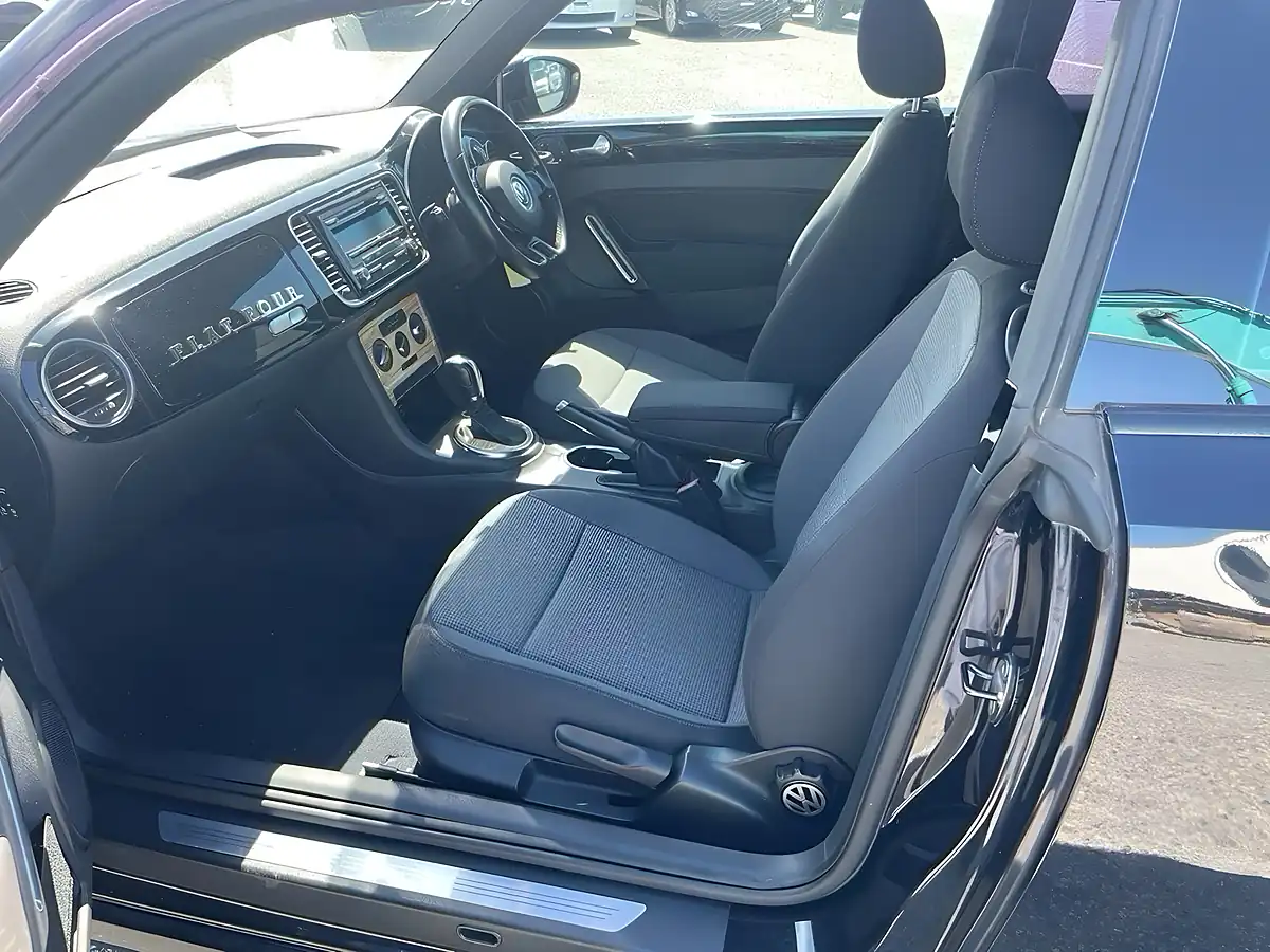 Used 2013 Volkswagen Beetle Design Black - Interior and Exterior details 2