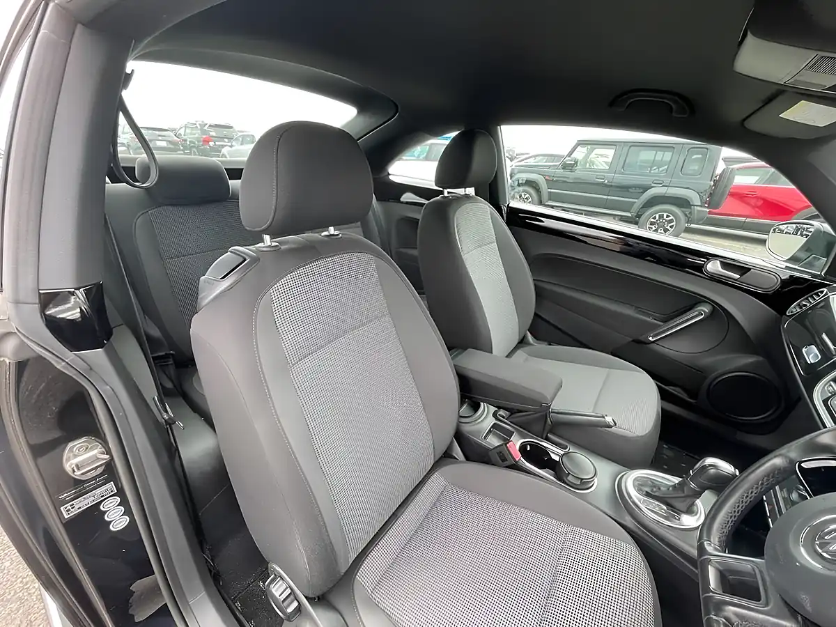 Used 2013 Volkswagen Beetle Design Black - Interior and Exterior details 11