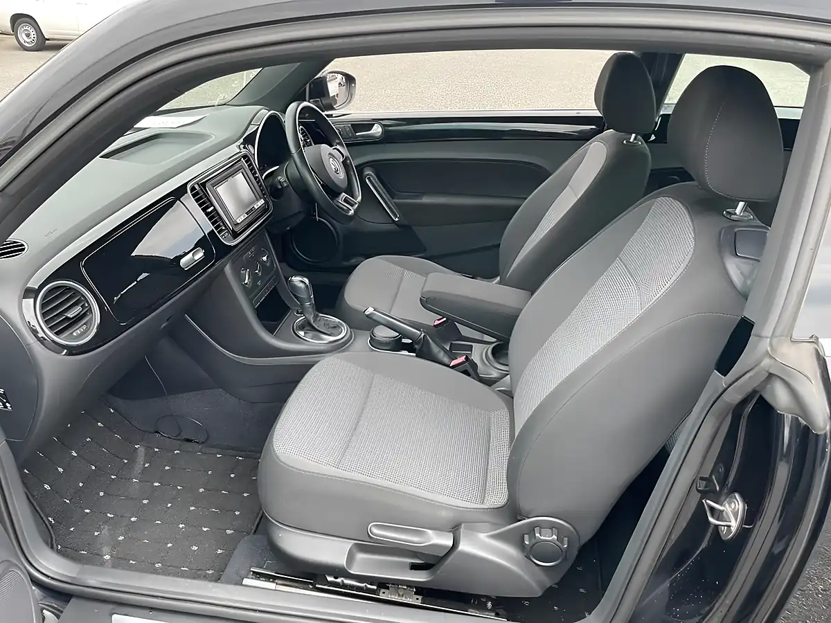 Used 2013 Volkswagen Beetle Design Black - Interior and Exterior details 2
