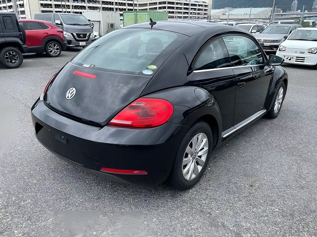 Used 2013 Volkswagen Beetle Design Black - Interior and Exterior details 8