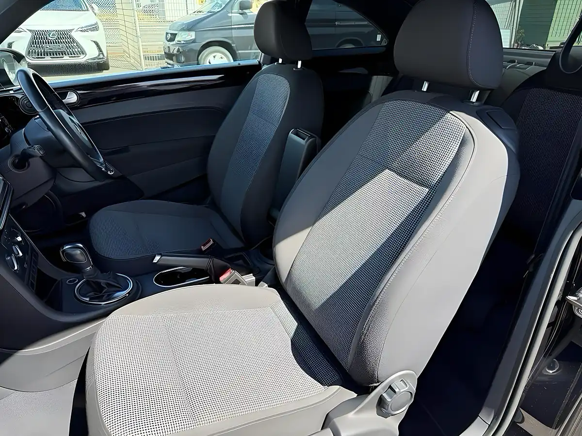 Used 2013 Volkswagen Beetle Design Deep Black Pearl - Interior and Exterior details 13