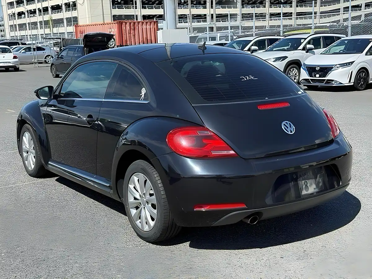 Used 2013 Volkswagen Beetle Design Deep Black Pearl - Interior and Exterior details 4