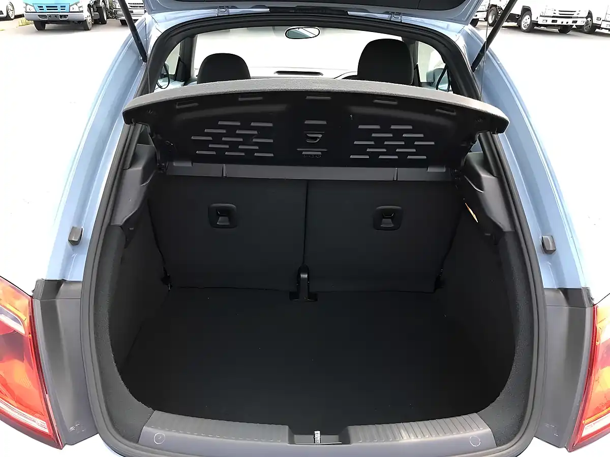 Used 2013 Volkswagen Beetle Design Denim Blue - Interior and Exterior details 17