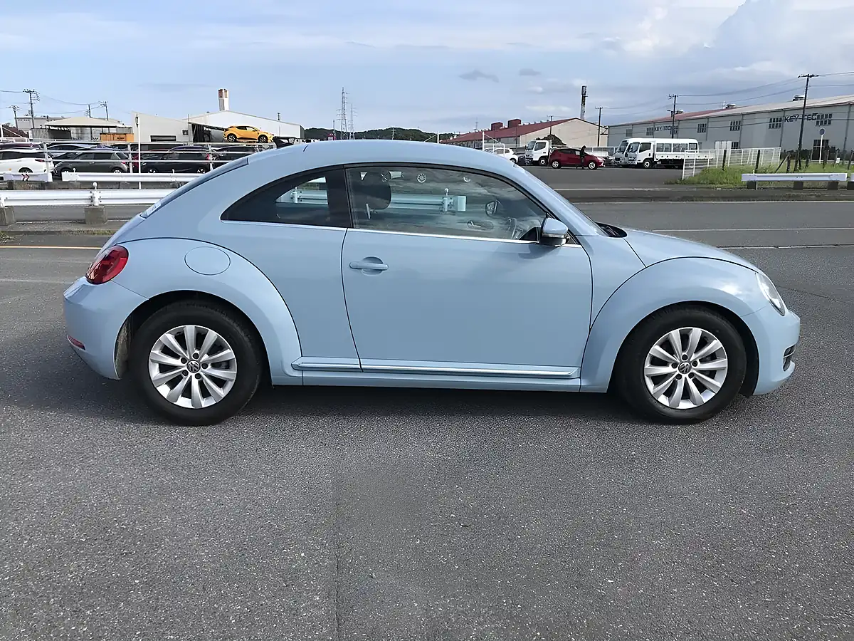Used 2013 Volkswagen Beetle Design Denim Blue - Interior and Exterior details 5