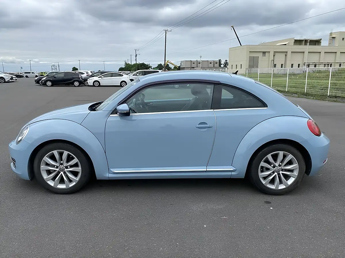Used 2013 Volkswagen Beetle Design (leather) Denim Blue - Interior and Exterior details 5