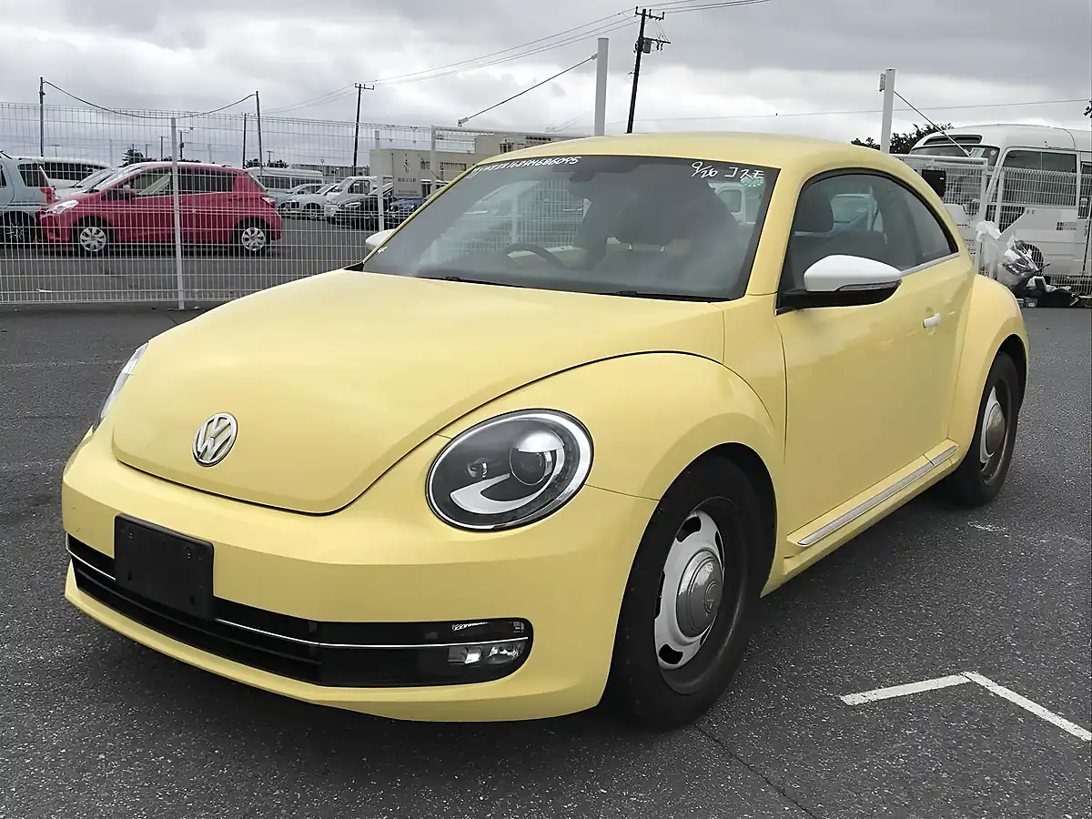 Used 2013 Volkswagen Beetle Design (leather) Sunflower Yellow - Interior and Exterior details 5