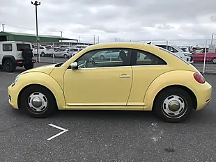 Used 2013 Volkswagen Beetle Design (leather) Sunflower Yellow - Interior and Exterior details 9