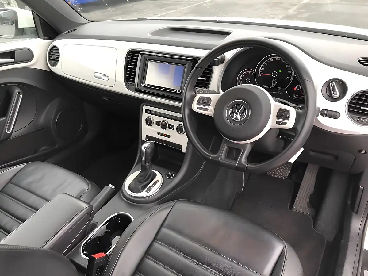 Used 2013 Volkswagen Beetle Design (leather) White - Interior and Exterior details 2